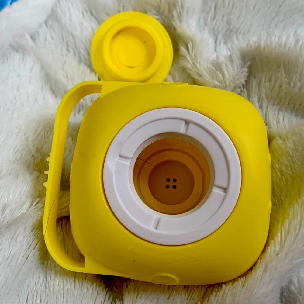 PET BATH BRUSH SILICONE YELLOW SOFT FOR DOG CAT MASSAGE WITH SHAMPOO RESERVOIR
